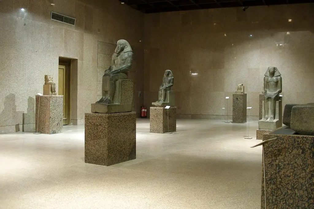 inside-egyptian-nubian-museum