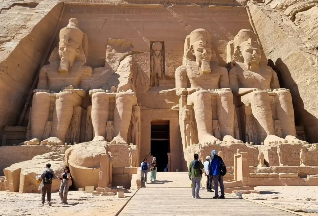 abu-simbel-temple-visit