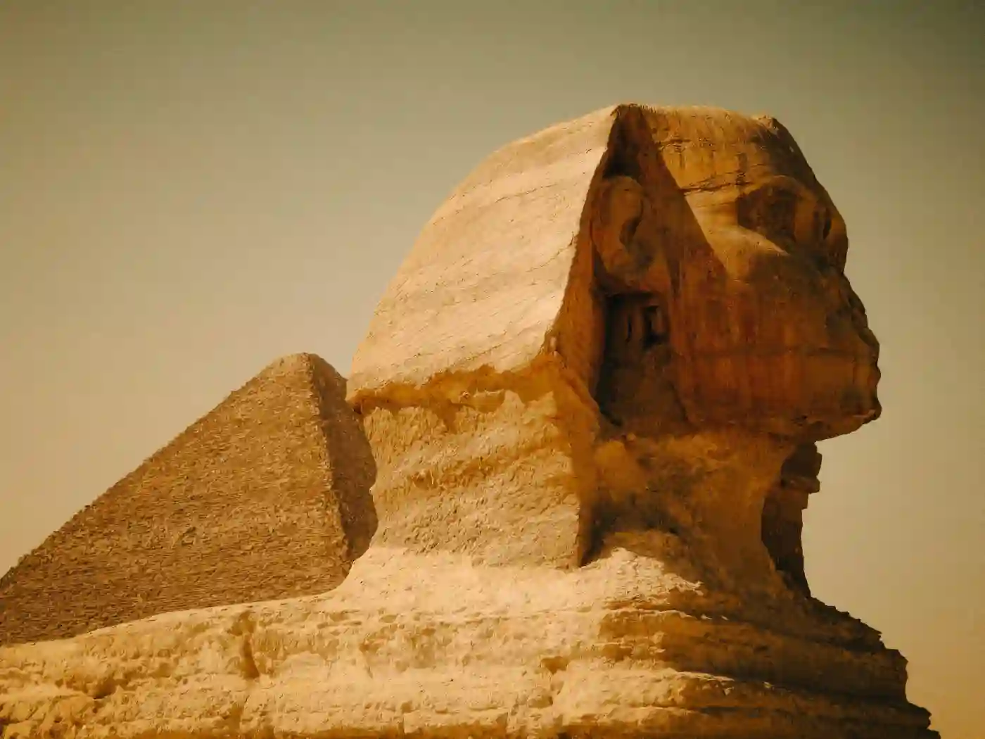 Close-up-of-the-Great-Sphinx-face-showing-the-royal-nemes-headdress-and-missing-nose