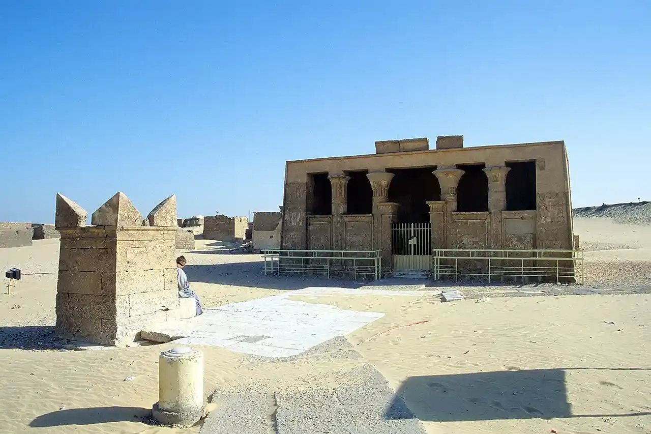 TunaGebelPetTomb visit-tuna-el-gaba-tombs