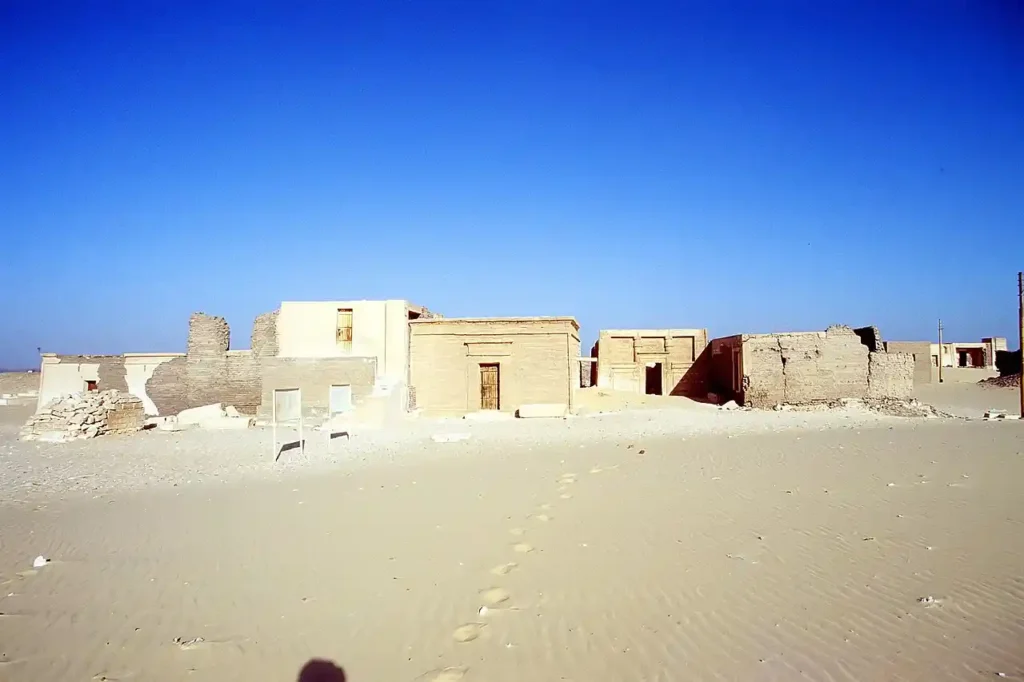 Isadora-The-Most-Famous-Tomb-at-Tuna-El-Gabal