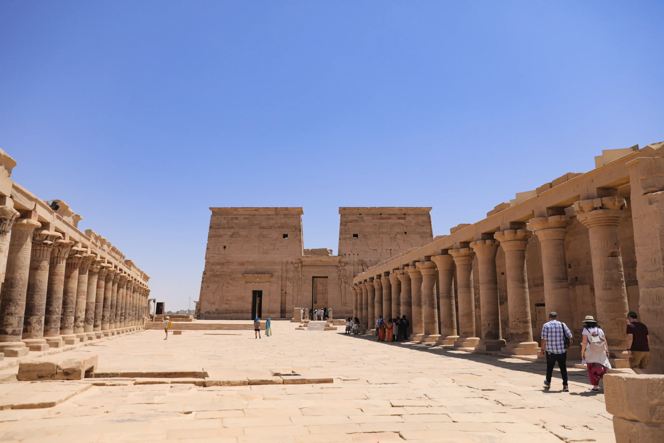 Le temple de Philae sur son île près d'Assouan, première étape de la croisière en dahabieh de 14 jours jusqu'au Caire